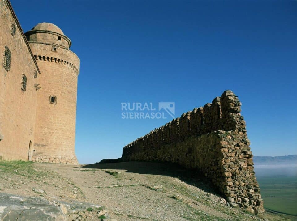 Amplia Casa Cueva en La Calahorra, con piscina y barbacoa - Imagen 17