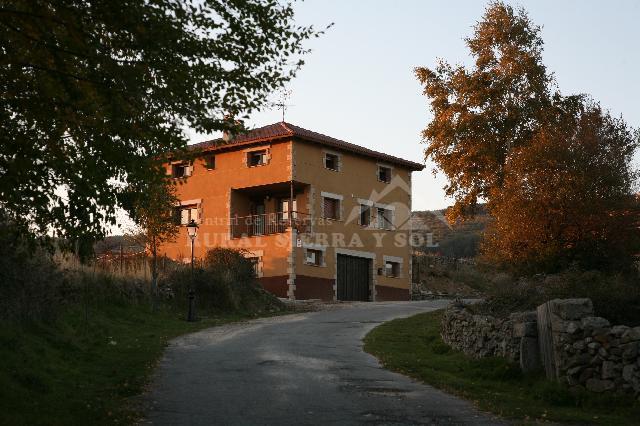 Casa rural en Hoyos del Espino (Ávila)-2151