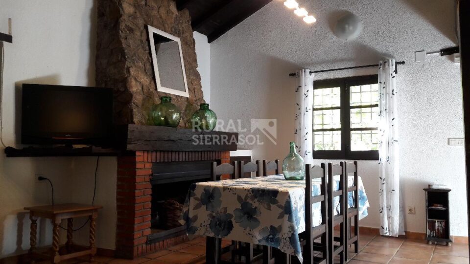 Acogedora Casa Rural en El Valle del Jerte, con piscina y barbacoa - Imagen 7
