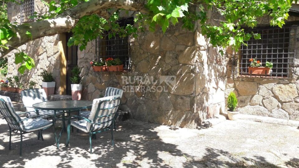 Acogedora Casa Rural en El Valle del Jerte, con piscina y barbacoa - Imagen 11
