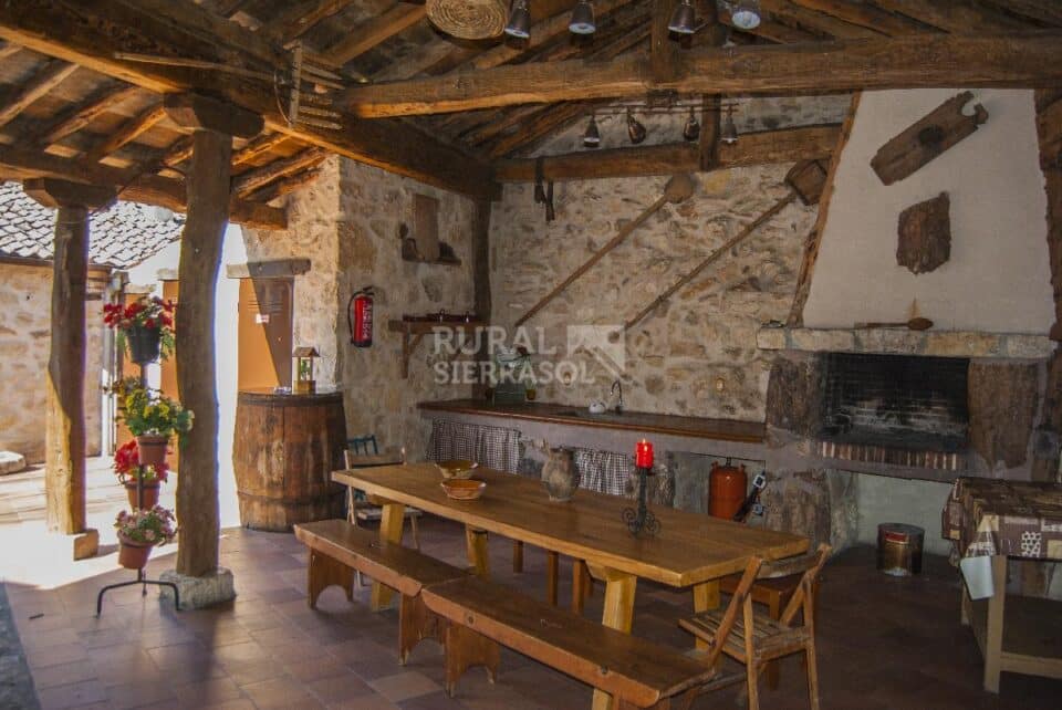 Magnifica Casa Rural en Cubillo, con chimenea, barbacoa y wifi - Imagen 3