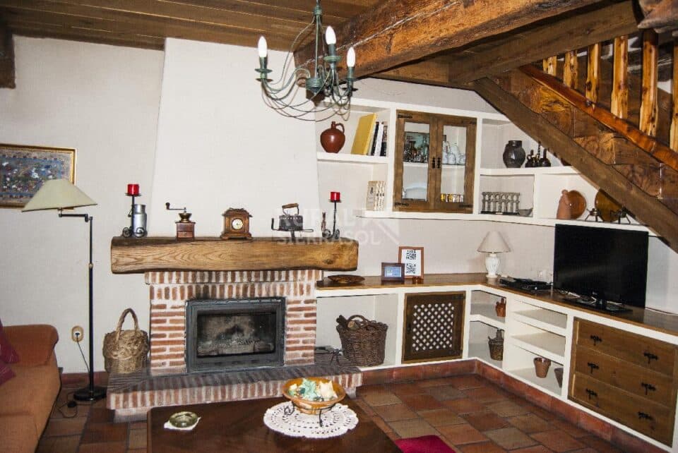 Magnifica Casa Rural en Cubillo, con chimenea, barbacoa y wifi - Imagen 6