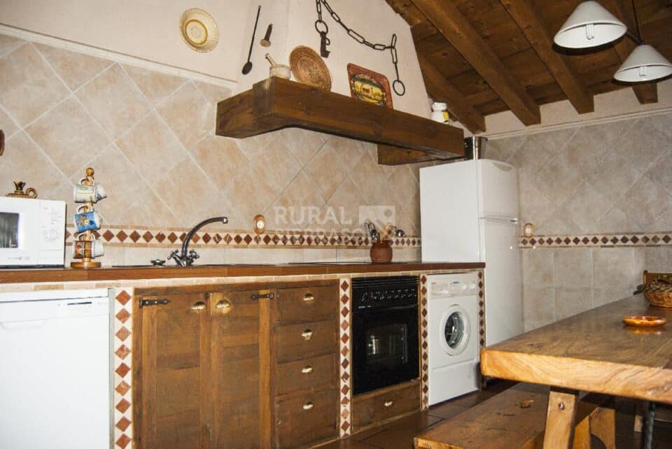Magnifica Casa Rural en Cubillo, con chimenea, barbacoa y wifi - Imagen 8