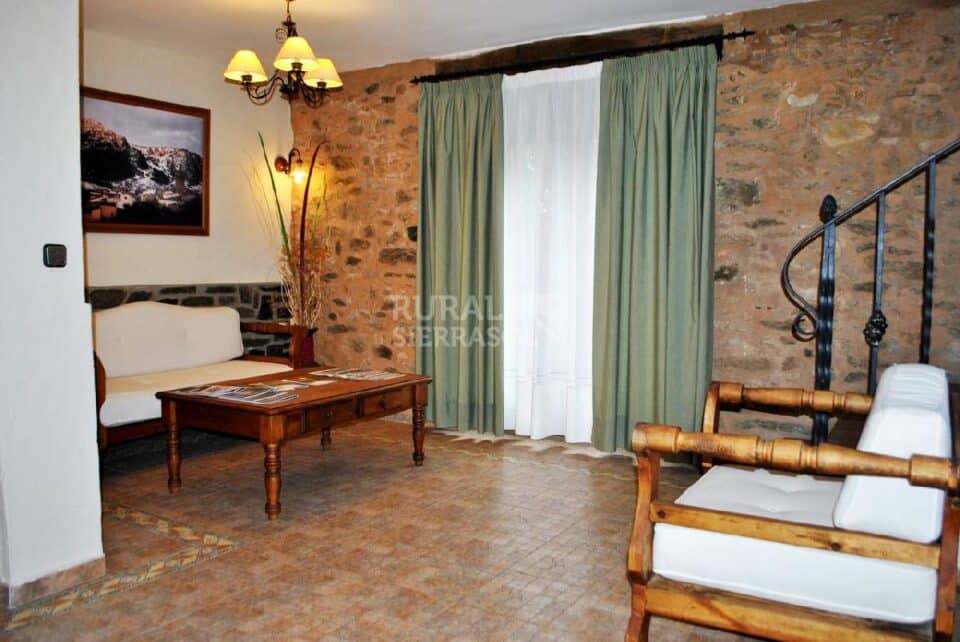 Majestuoso Hotel Rural de tres estrellas en Berzocana - Imagen 9