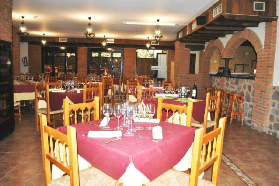 Majestuoso Hotel Rural de tres estrellas en Berzocana - Imagen 28