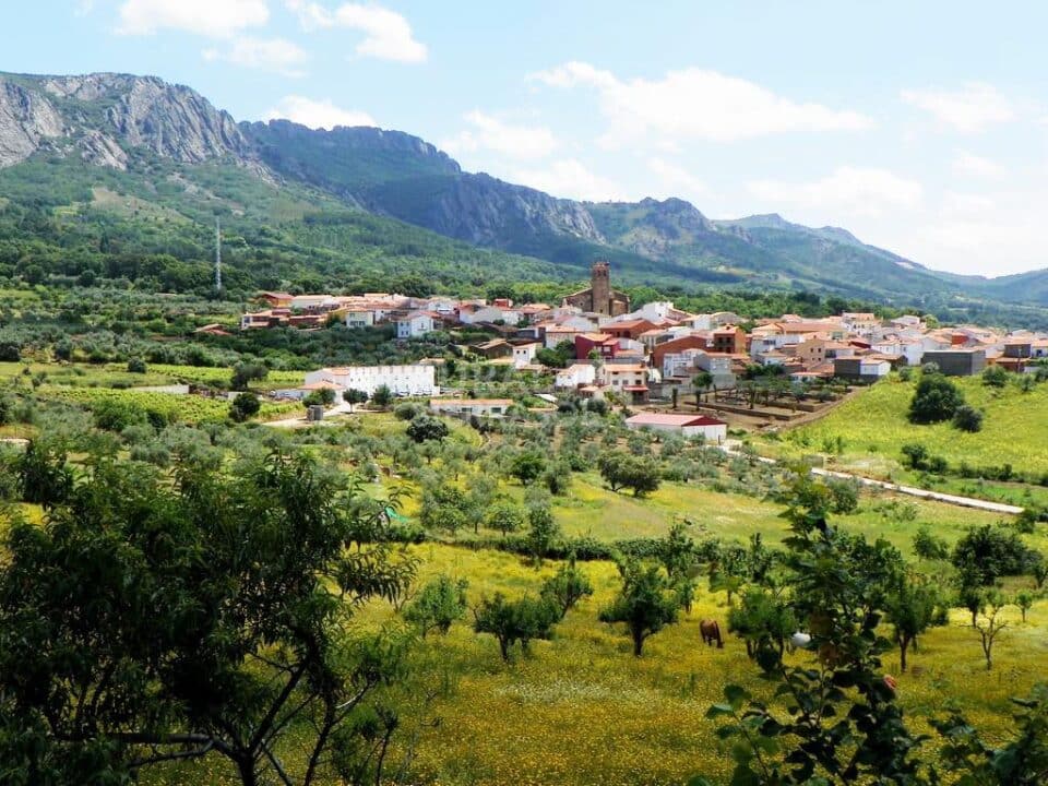 Majestuoso Hotel Rural de tres estrellas en Berzocana - Imagen 31