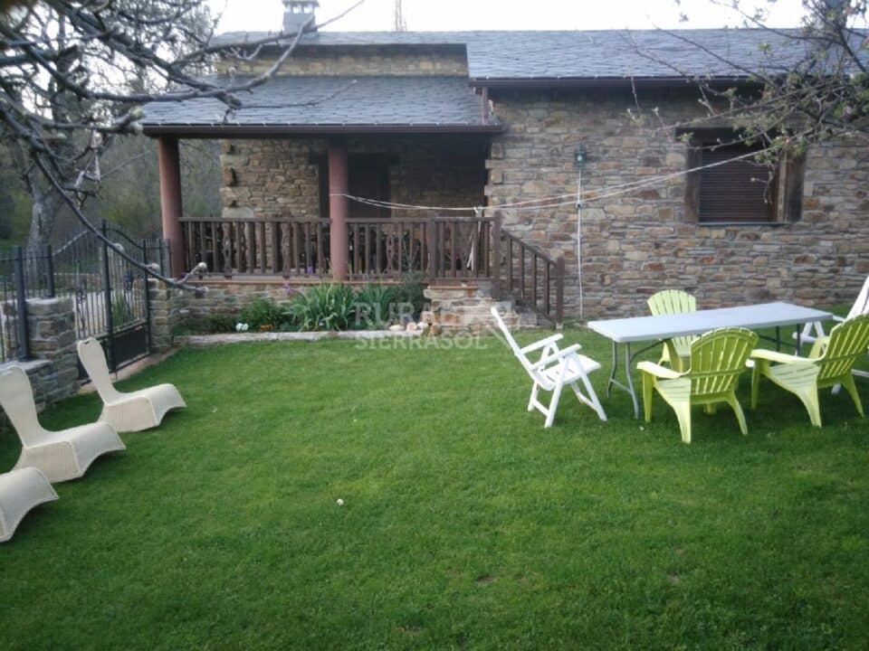 Ancestral Casa Rural en San Justo de Sanabria, con chimenea y barbacoa - Imagen 2