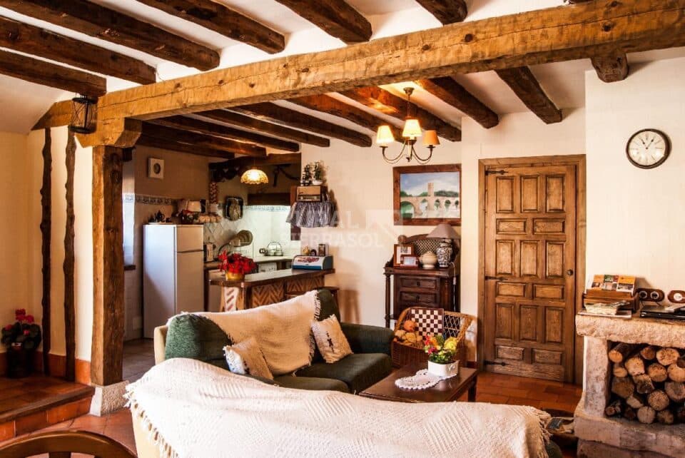 Acogedora Casa Rural en Caballar, con chimenea, barbacoa y wifi - Imagen 3