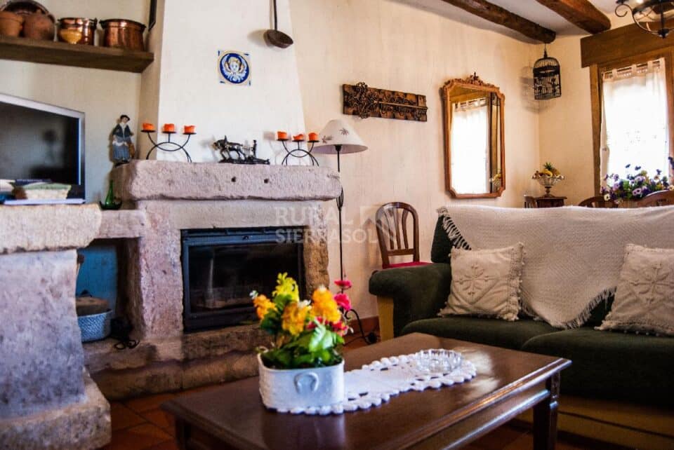 Acogedora Casa Rural en Caballar, con chimenea, barbacoa y wifi - Imagen 5