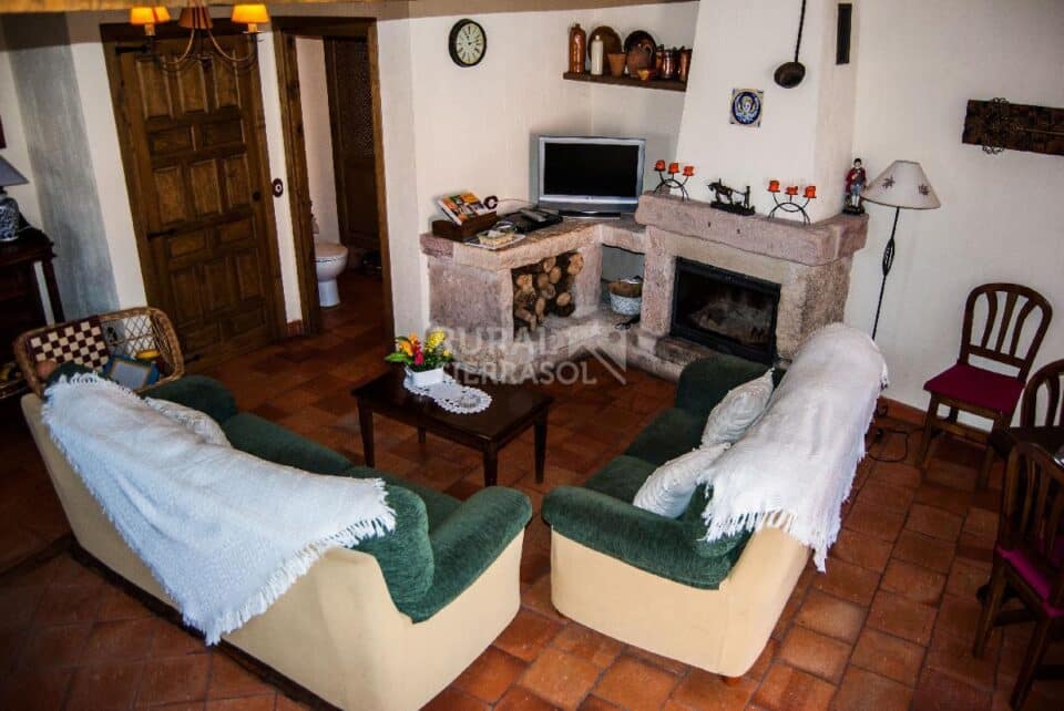 Acogedora Casa Rural en Caballar, con chimenea, barbacoa y wifi - Imagen 7
