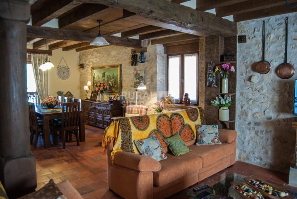Fantástica Casa Rural en Cantalejo, con piscina y jacuzzi - Imagen 3