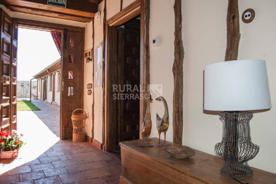 Fantástica Casa Rural en Cantalejo, con piscina y jacuzzi - Imagen 7