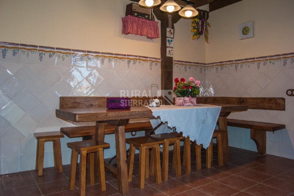 Fantástica Casa Rural en Cantalejo, con piscina y jacuzzi - Imagen 16
