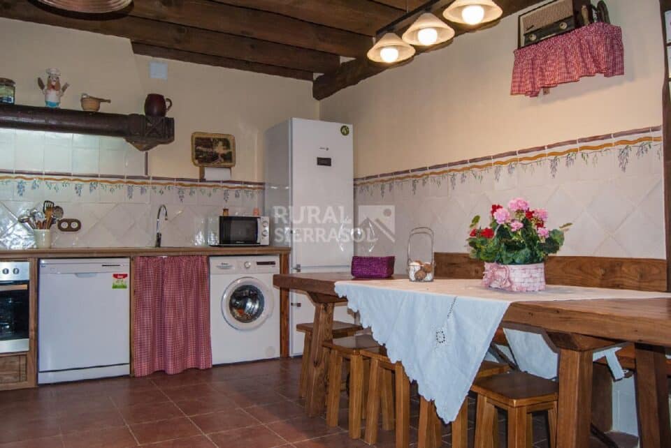 Fantástica Casa Rural en Cantalejo, con piscina y jacuzzi - Imagen 18