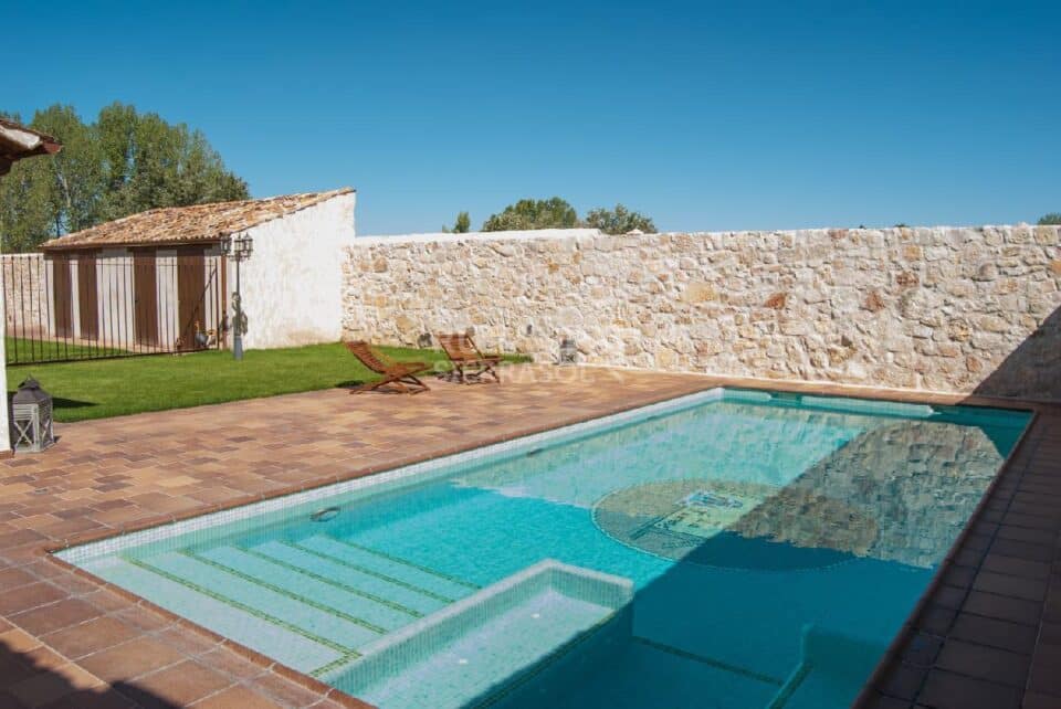 Fantástica Casa Rural en Cantalejo, con piscina y jacuzzi