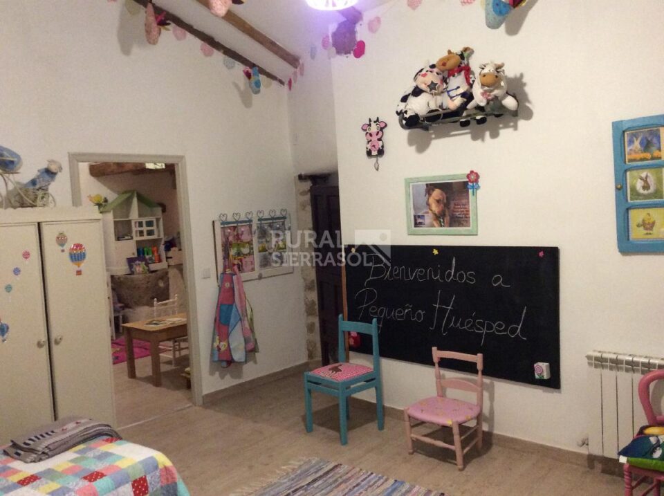 Ancestral Casa Rural en Montes Torozos, con chimenea y barbacoa - Imagen 8