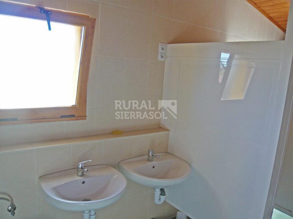 Ancestral Casa Rural en Robledo de Fenar, especial para grandes grupos - Imagen 7