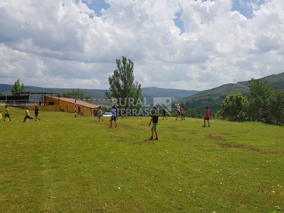 Ancestral Casa Rural en Robledo de Fenar, especial para grandes grupos - Imagen 15
