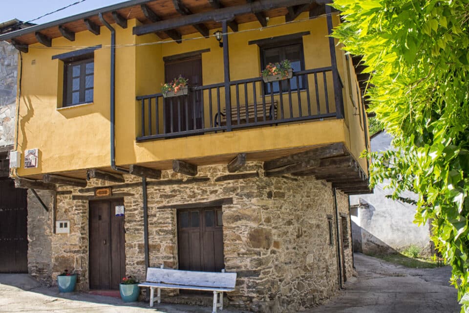 Casa rural en Villanueva de Valdueza (Ponferrada, León)-1983