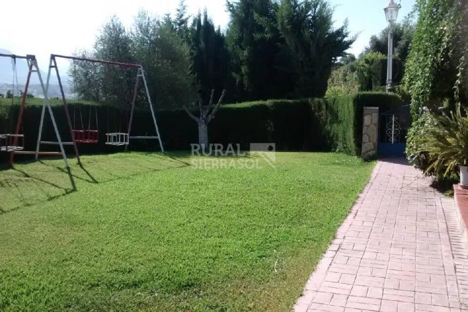 Casa Rural con amplios jardines y piscina, en la Sierra de Grazalema - Imagen 23