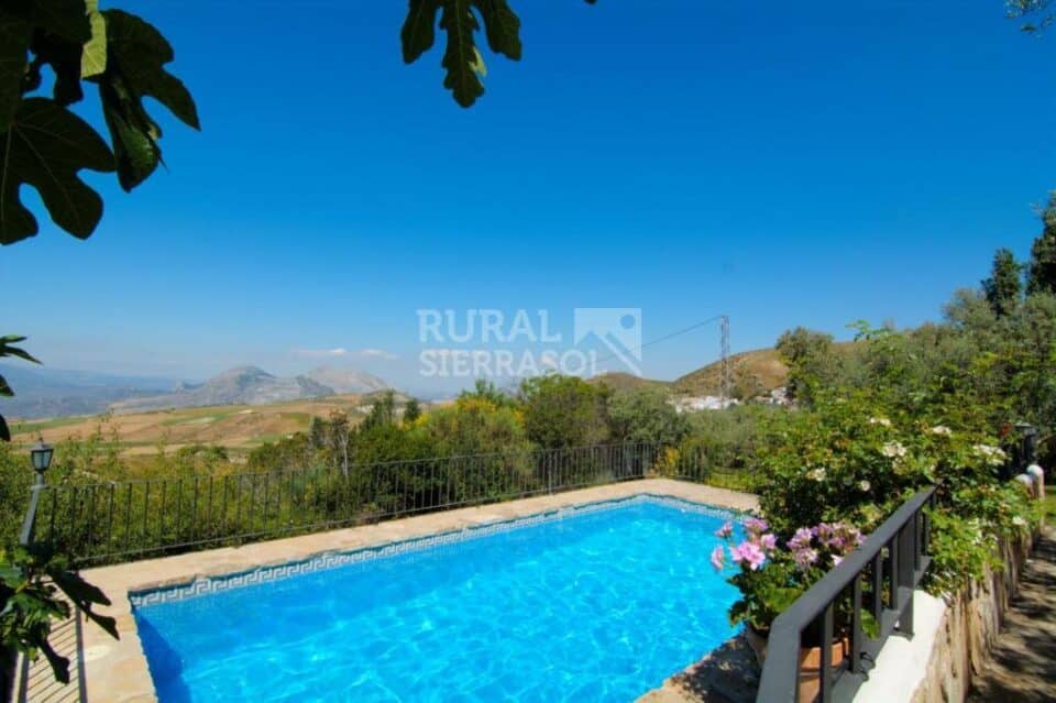 Maravillosa Casa Rural al sur del Torcal de Antequera, con piscina y barbacoa - Imagen 3