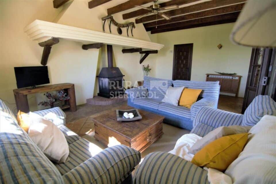 Maravillosa Casa Rural al sur del Torcal de Antequera, con piscina y barbacoa - Imagen 8
