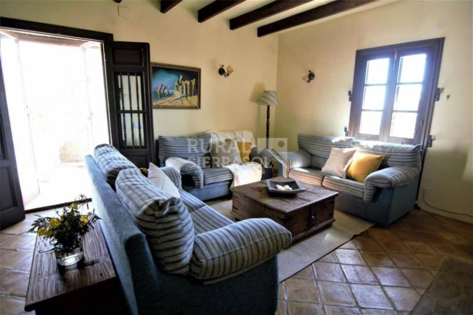 Maravillosa Casa Rural al sur del Torcal de Antequera, con piscina y barbacoa - Imagen 9