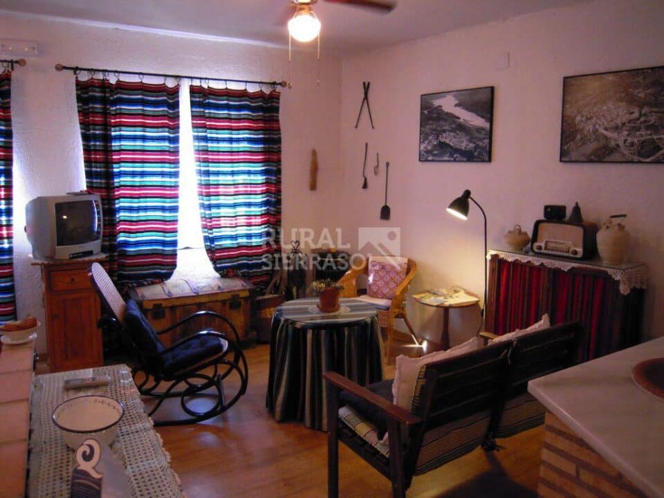 Casa Rural en Hornos de Segura, con chimenea y wifi - Imagen 9