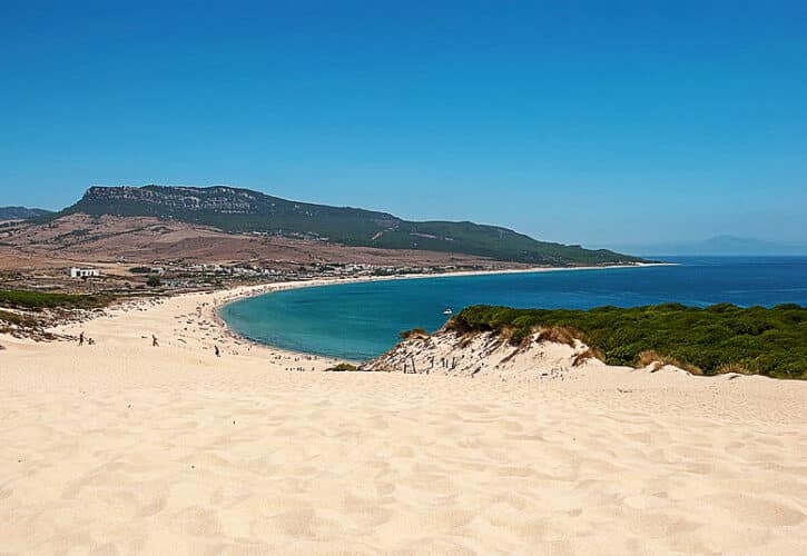 Duna de Bolonia, monumento natural del viento de levante