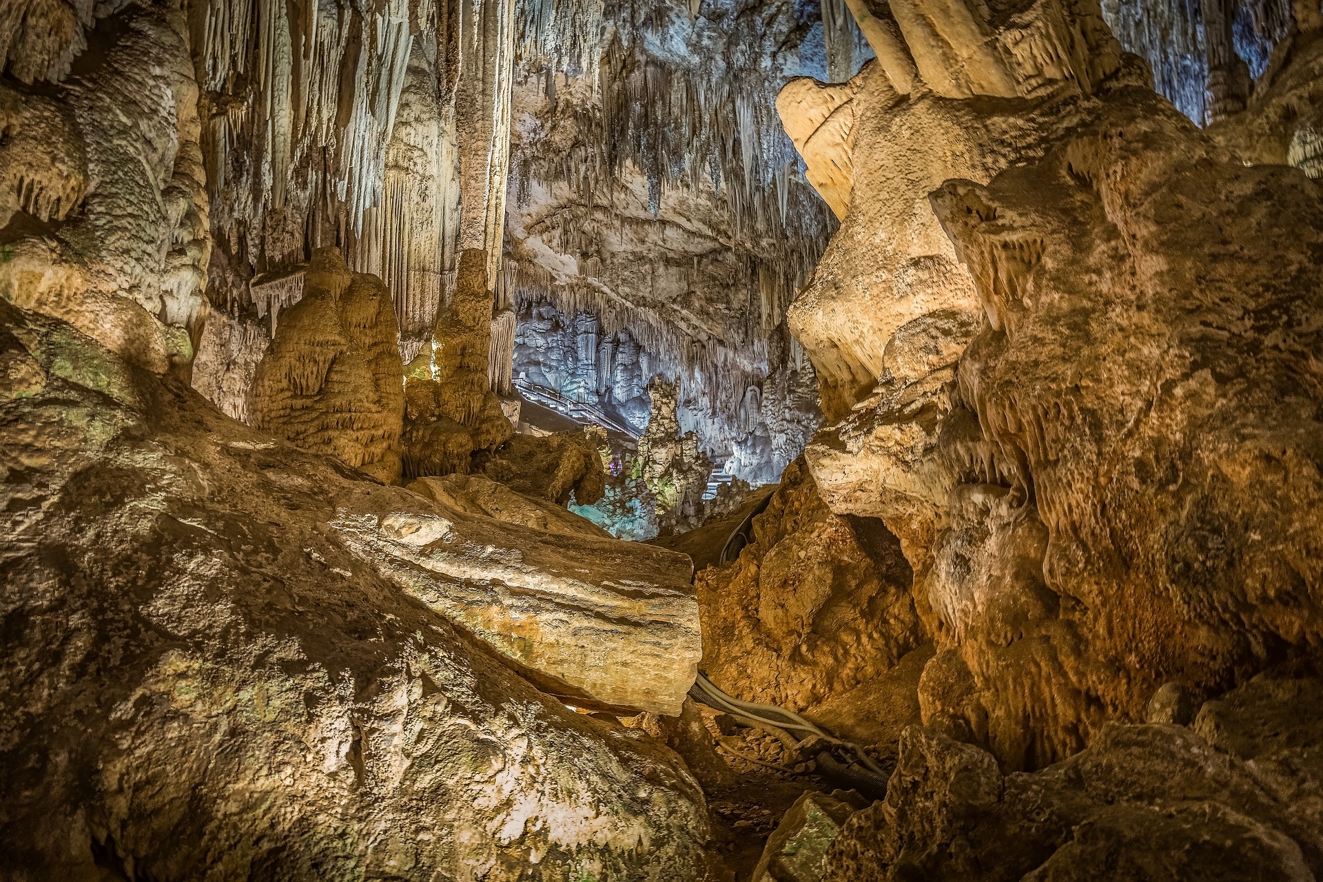 Qué encontrar en la Cueva de Nerja