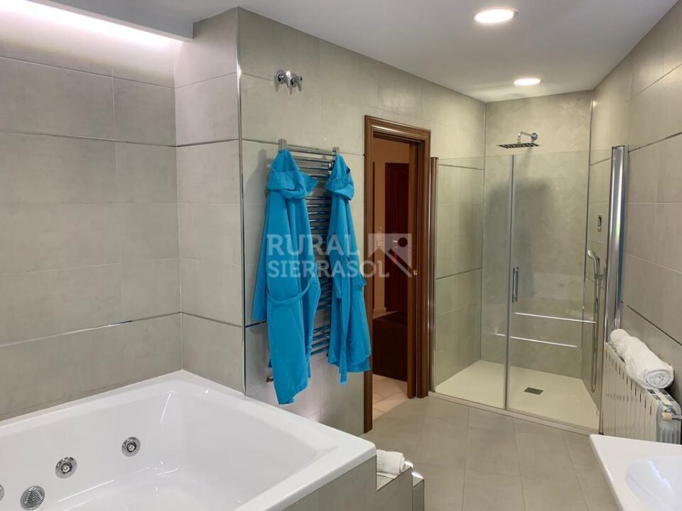 Acogedor Hotel en Lanjarón, con piscina y restaurante - Imagen 12