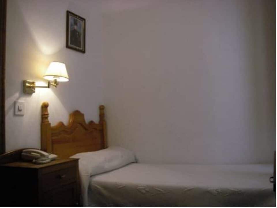 Acogedor Hostal en Lanjarón, con restaurante - Imagen 4