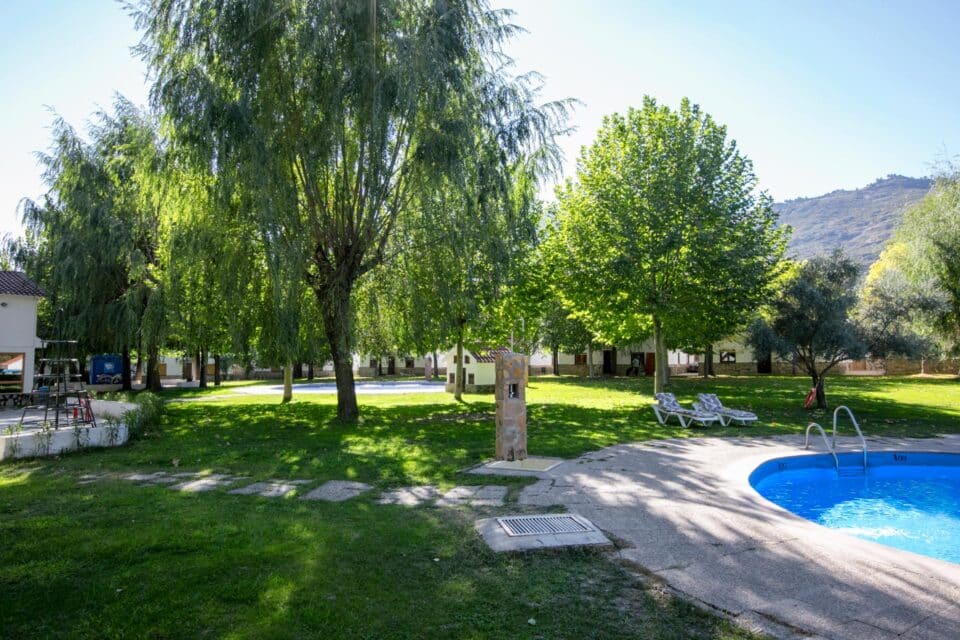 Cabaña de Madera de categoría superior, en Arroyo Frío, para 4 personas, con piscina y aire acondicionado - Imagen 14