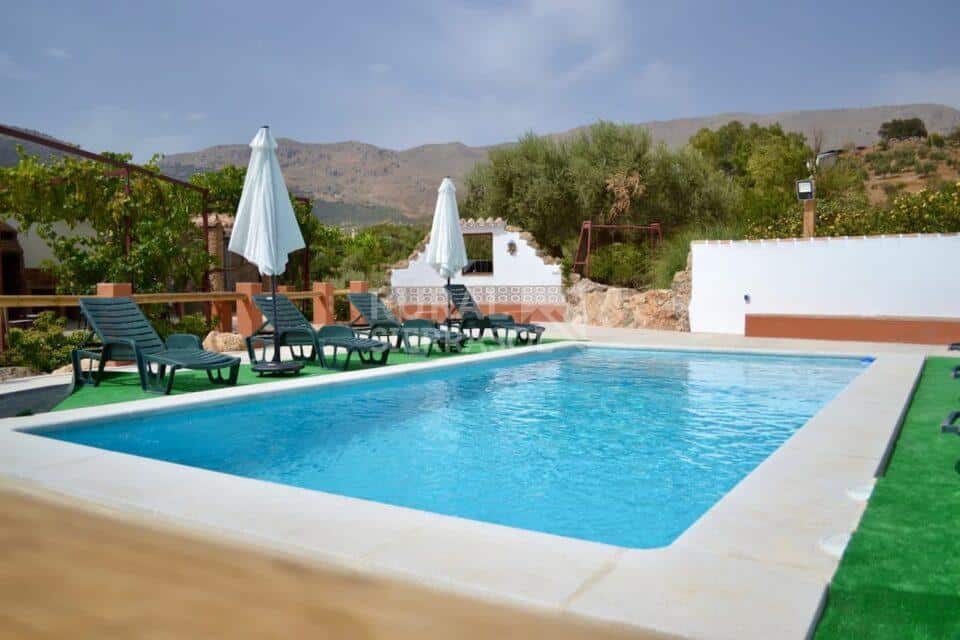 Piscina de casa rural en Periana (referencia 4100)