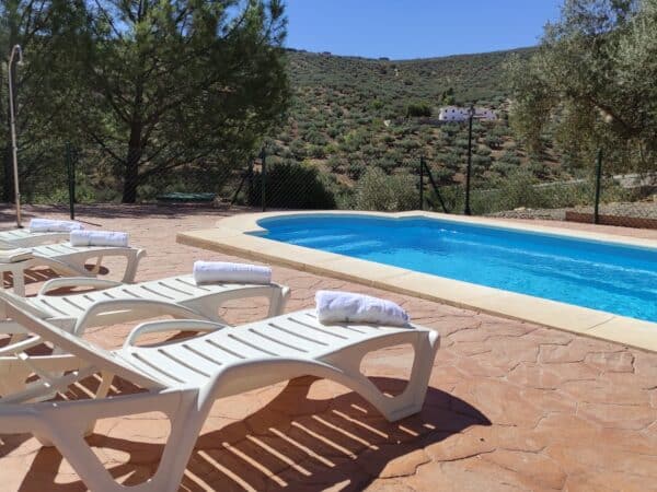 Vistas de la piscina de casa rural en Comenar (Málaga) referencia 4101