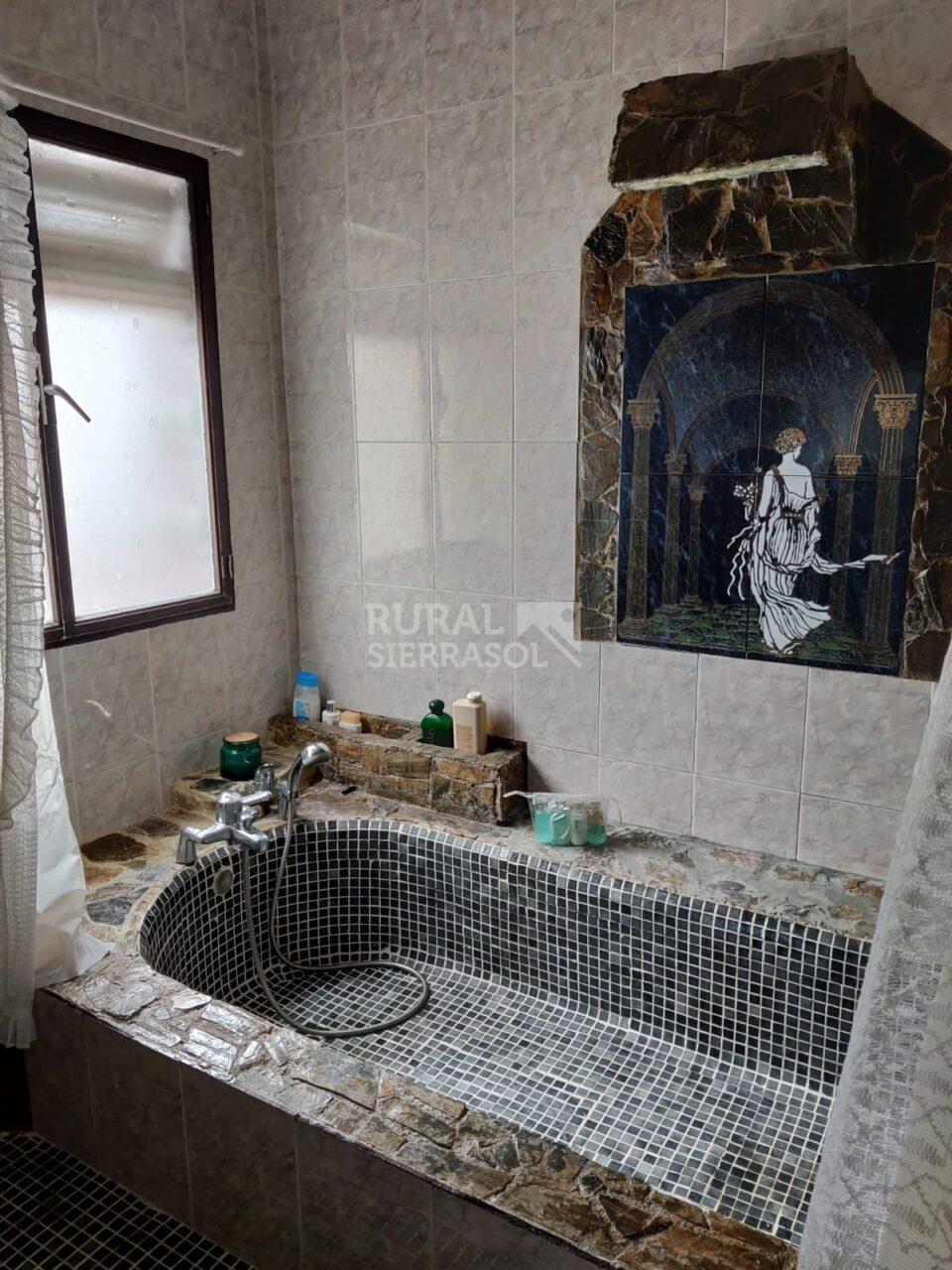 Bañera grande de casa rural en El Burgo (Málaga) referencia 4089