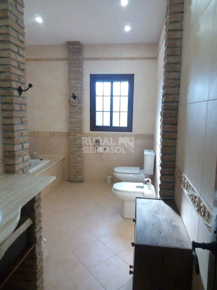 Baño de casa rural en Loja (Granada) referencia 4084