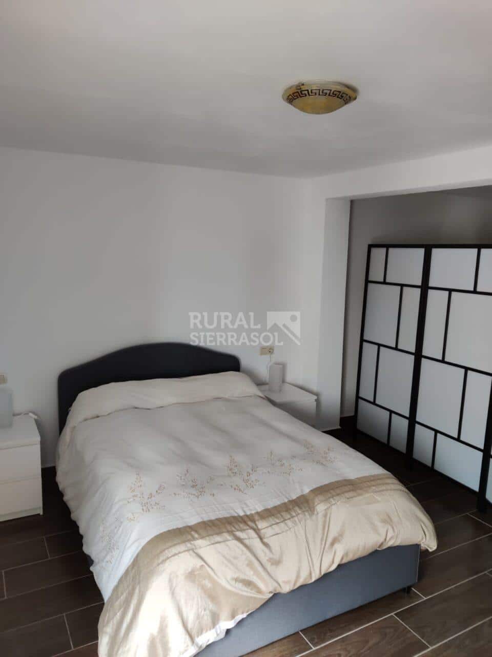 Habitación de matrimonio de casa rural en El Burgo (Málaga) referencia 4089