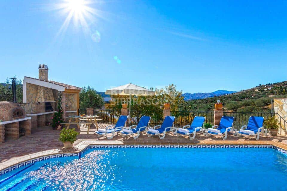 Piscina de casa rural en Alcaucín (Málaga) referencia 4106