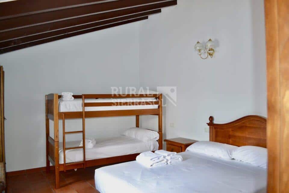 Cama con litera de casa rural en Periana (referencia 4100)