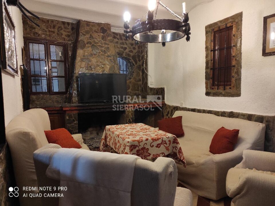 Salón de casa rural en Peñarroya-Pueblonuevo (Córdoba) referencia 4078