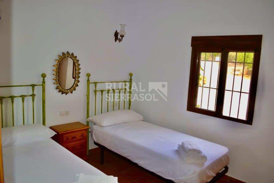 Cama individual de casa rural en Periana (referencia 4100)