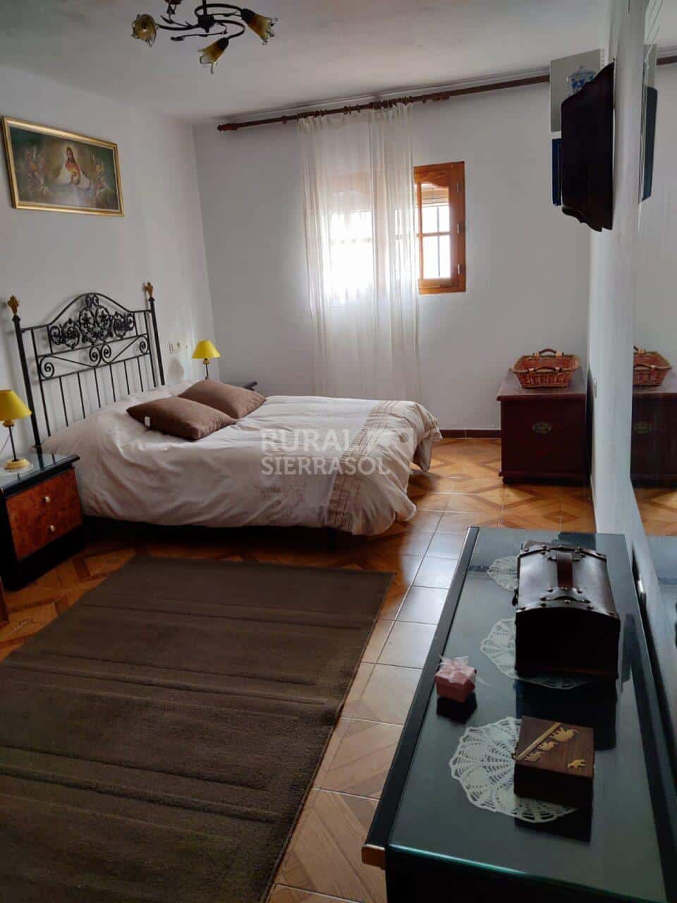 Habitación de matrimonio de planta baja de casa rural en El Burgo (Málaga) referencia 4089