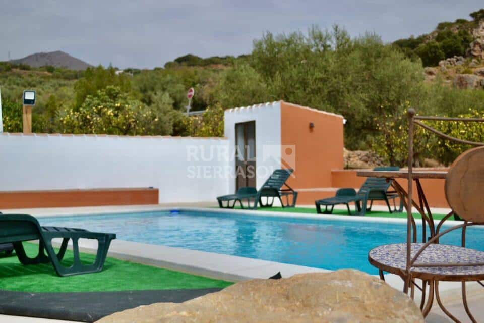 Piscina con caseta de casa rural en Periana (referencia 4100)