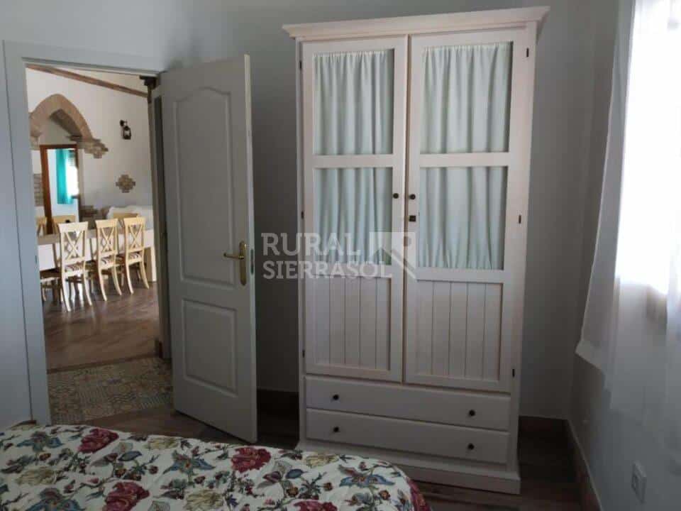 Excelente Casa Rural en Prado del Rey, con piscina y barbacoa - Imagen 8