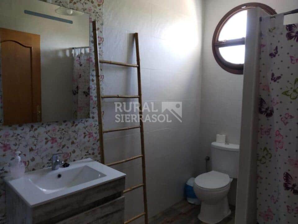 Excelente Casa Rural en Prado del Rey, con piscina y barbacoa - Imagen 13