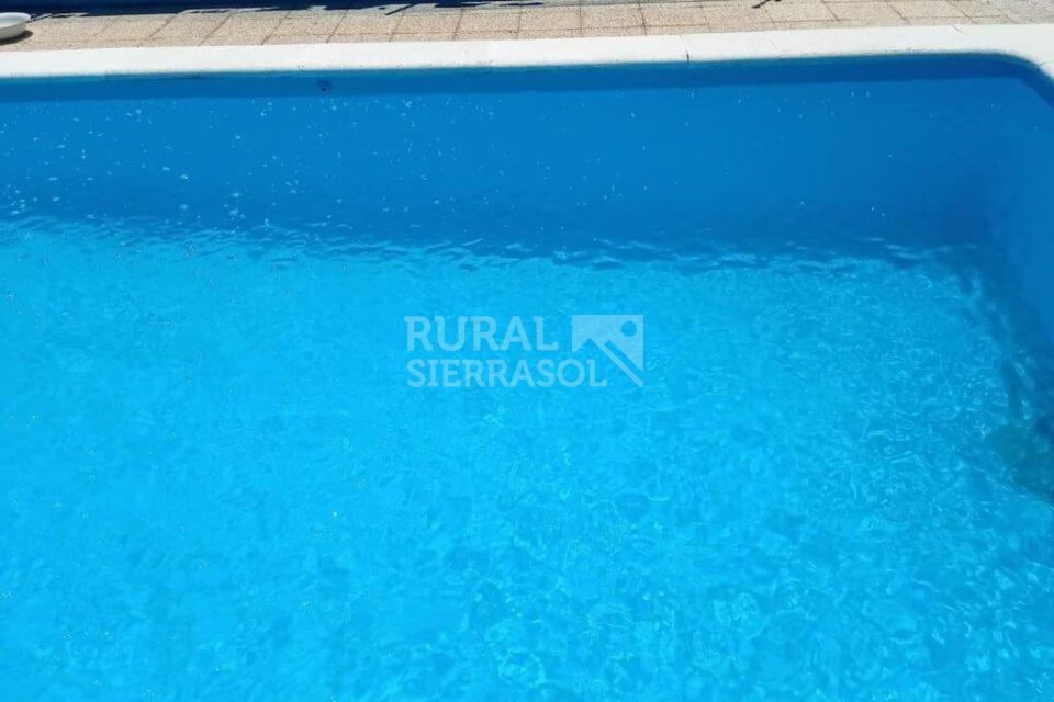 Agua de piscina de casa rural en Íllora (Granada) referencia 4097