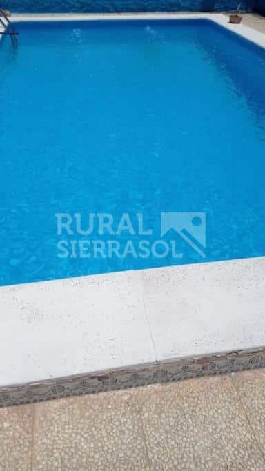 Bordillo de piscina de casa rural en Íllora (Granada) referencia 4097