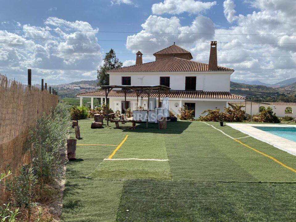 Zona de bar de casa rural en Álora (Málaga) referencia 4107