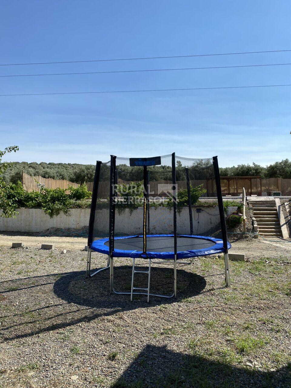 Cama elástica de casa rural en Álora (Málaga) referencia 4107